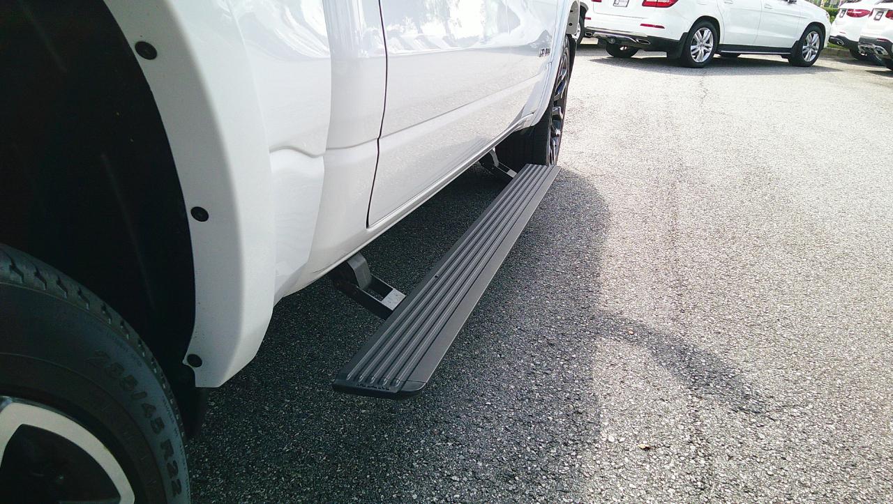 RAM 1500 Longhorn 4x4 Crew Cab 5'7" Box 2025