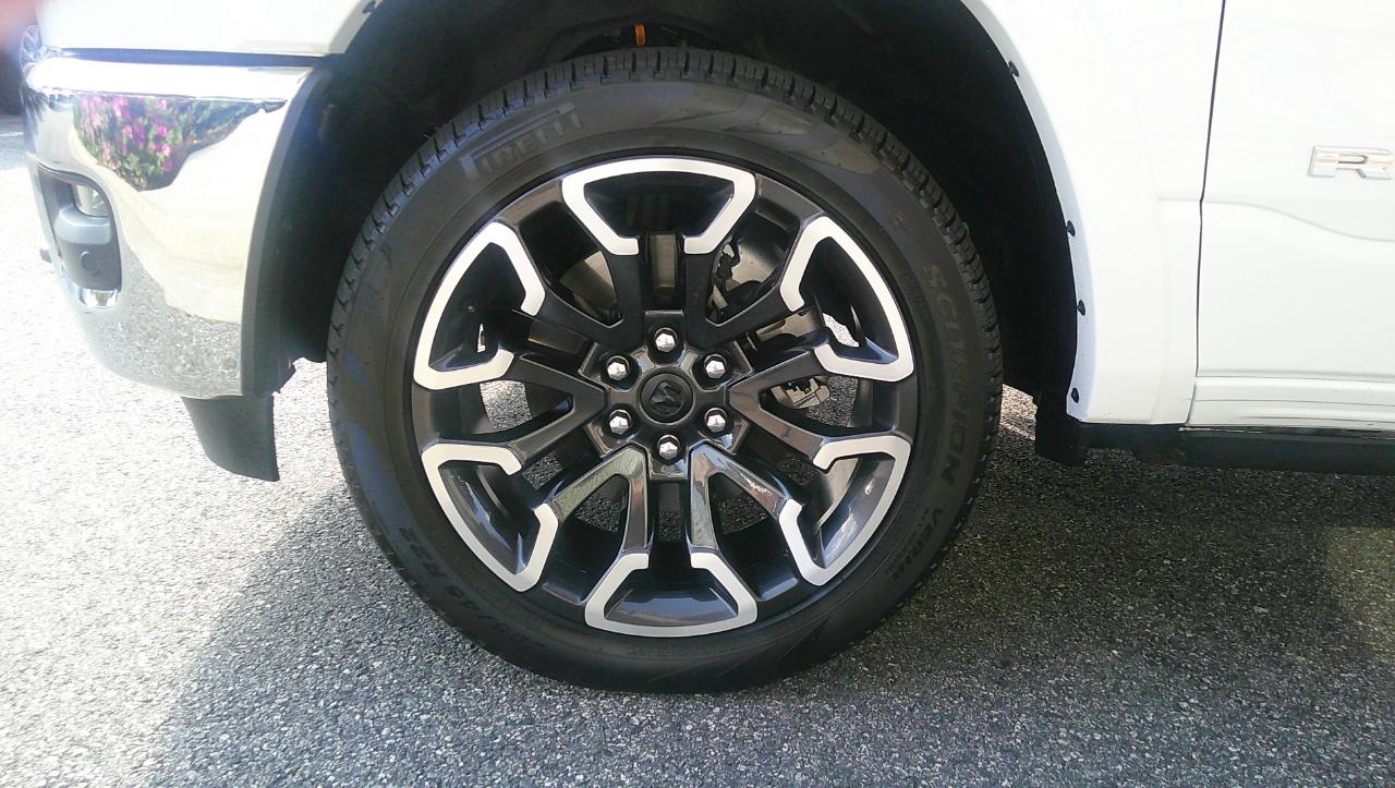 RAM 1500 Longhorn 4x4 Crew Cab 5'7" Box 2025