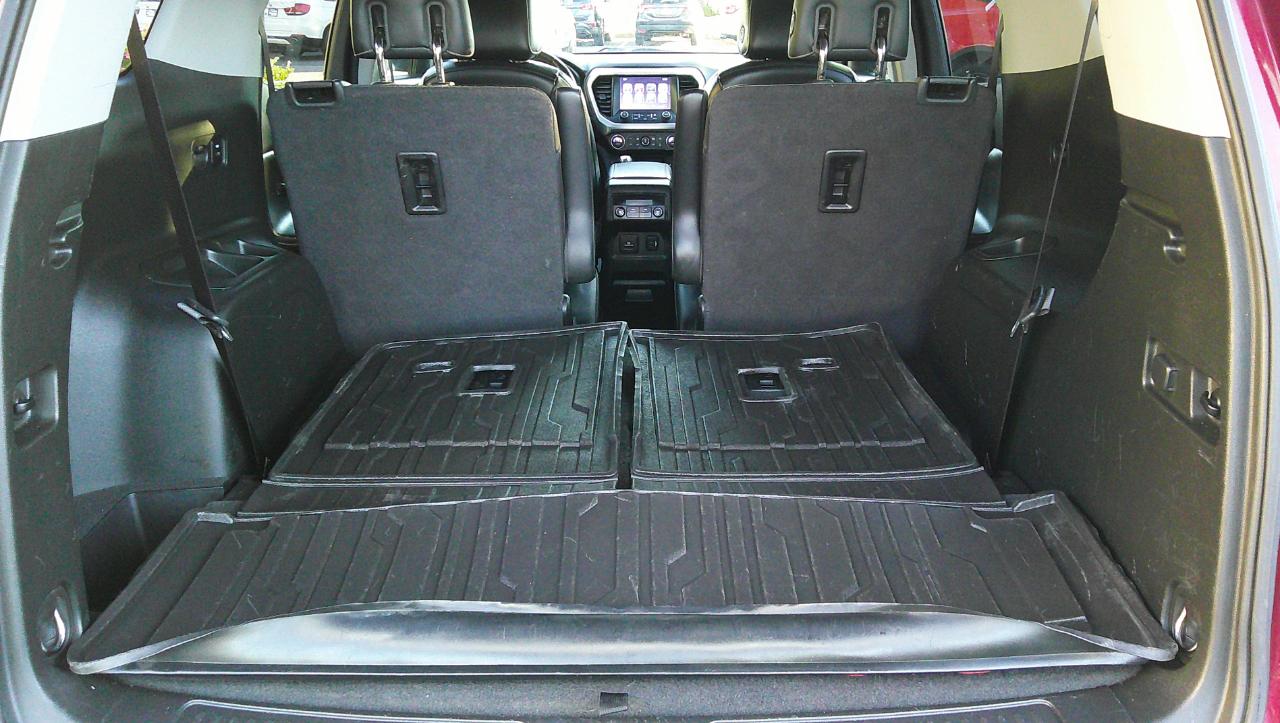 GMC Acadia FWD 4dr SLT w/SLT-1 2017