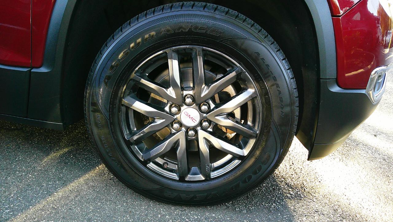 GMC Acadia FWD 4dr SLT w/SLT-1 2017