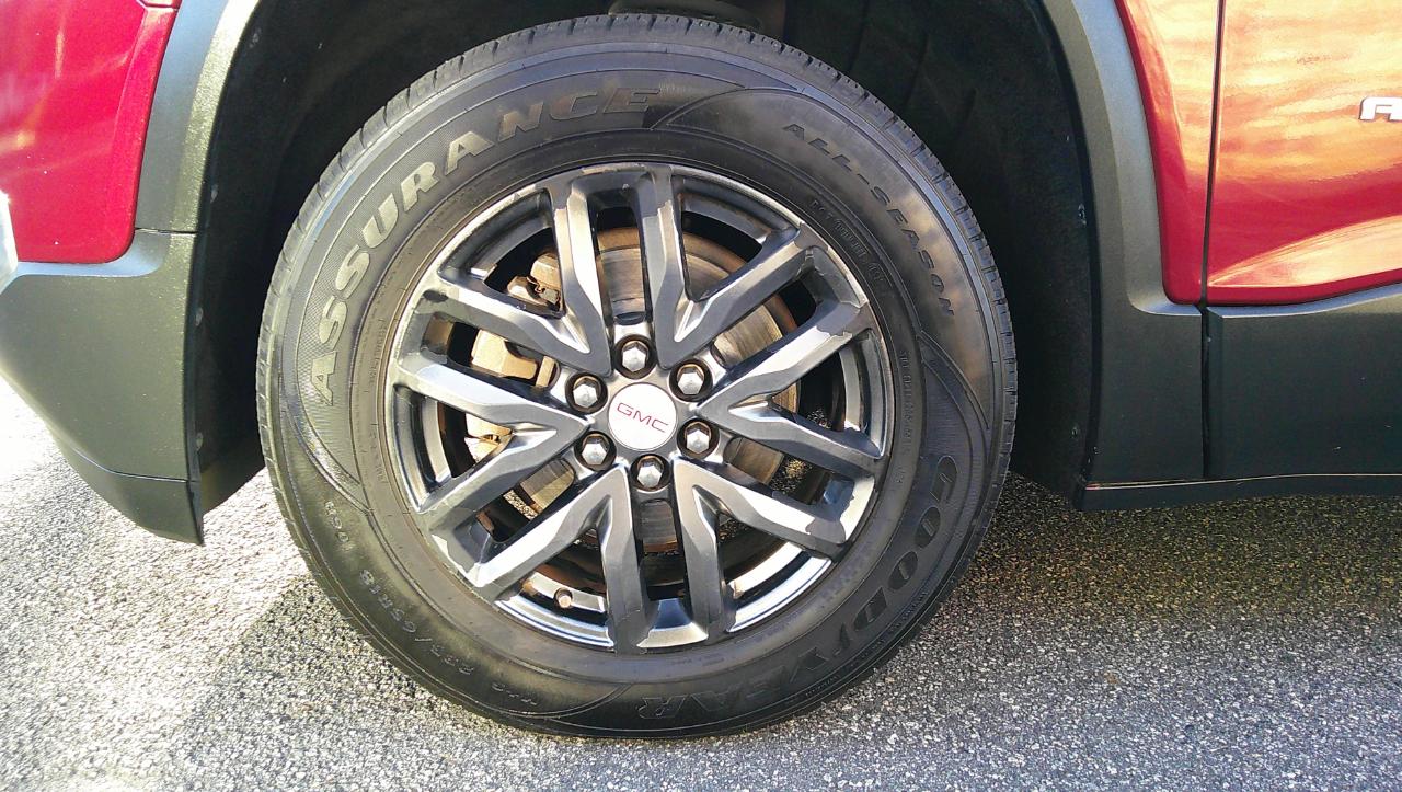 GMC Acadia FWD 4dr SLT w/SLT-1 2017