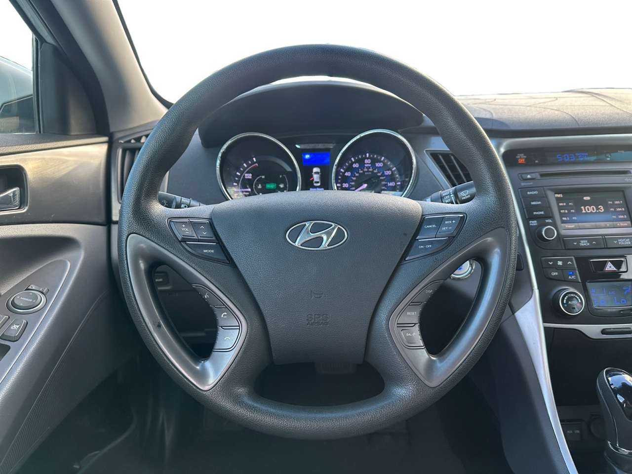 Hyundai Sonata Hybrid 4dr Sdn 2015 Hyundai Sonata Hybrid 4dr Sdn 2015