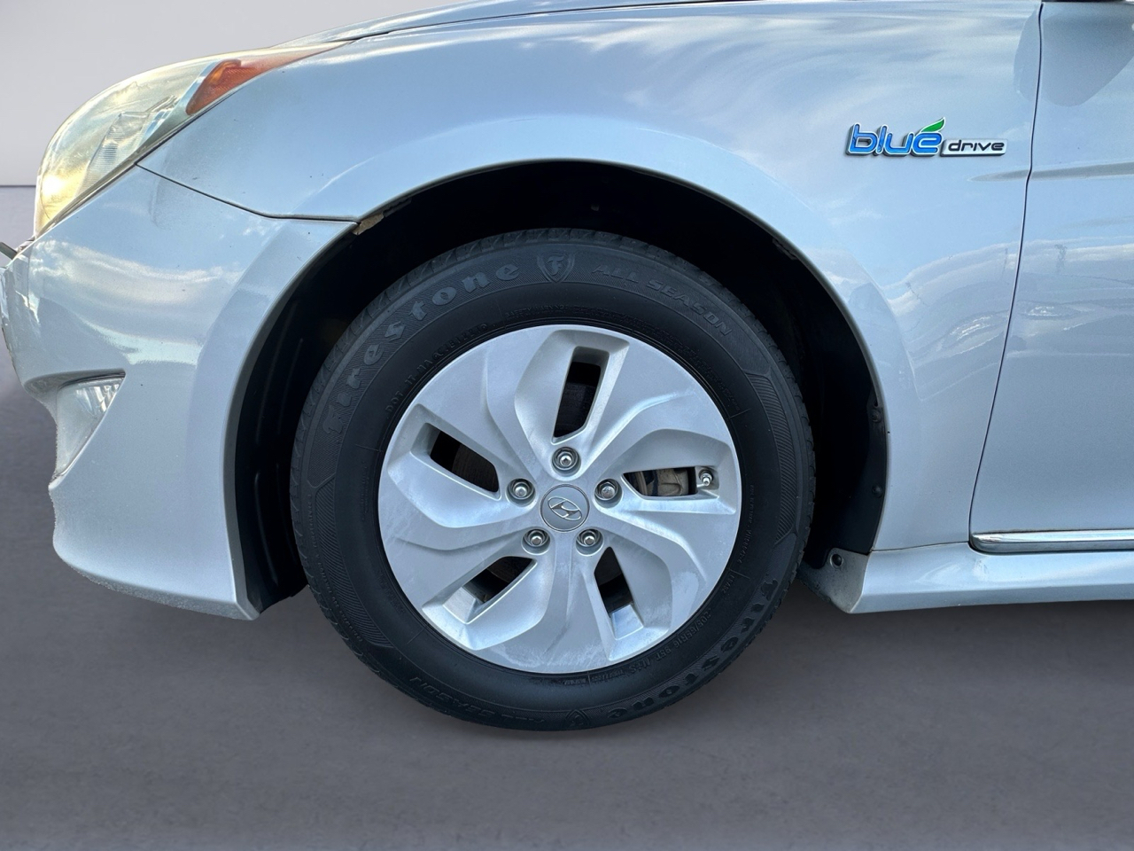 Hyundai Sonata Hybrid 4dr Sdn 2015 Hyundai Sonata Hybrid 4dr Sdn 2015