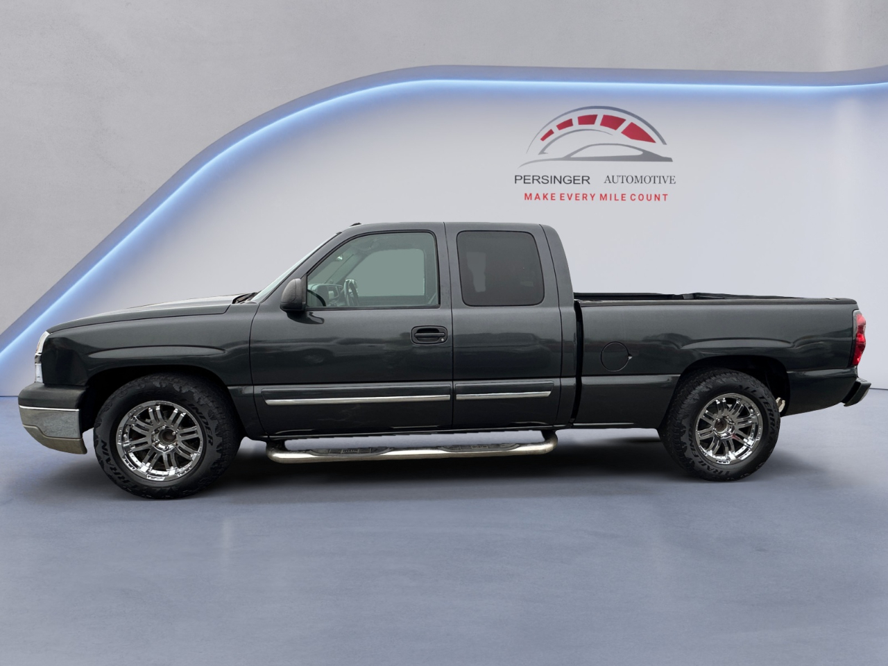 Chevrolet Silverado 1500 Ext Cab 143.5" WB LS 2004