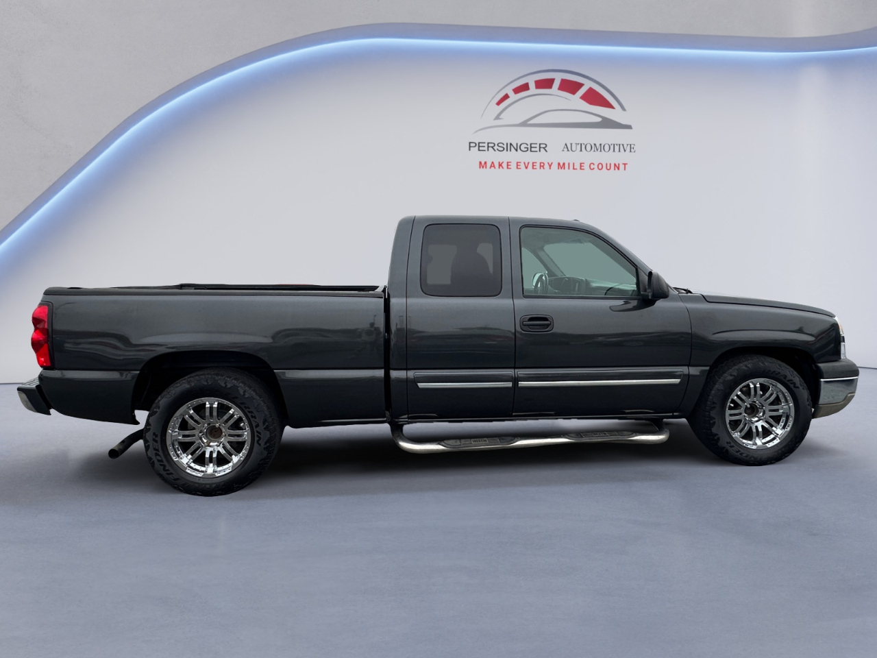 Chevrolet Silverado 1500 Ext Cab 143.5" WB LS 2004