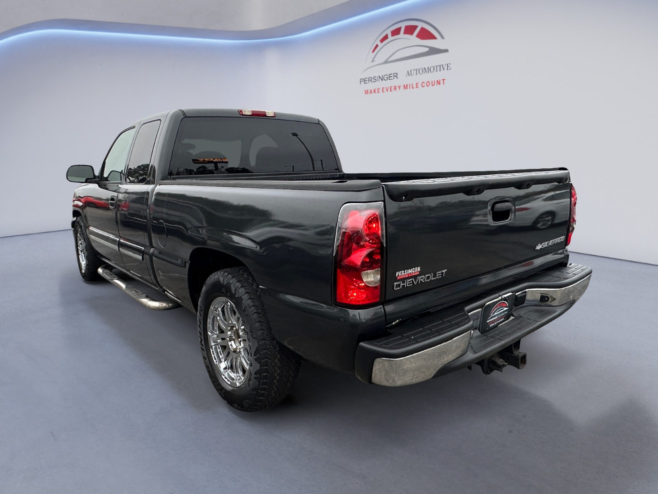 Chevrolet Silverado 1500 Ext Cab 143.5" WB LS 2004