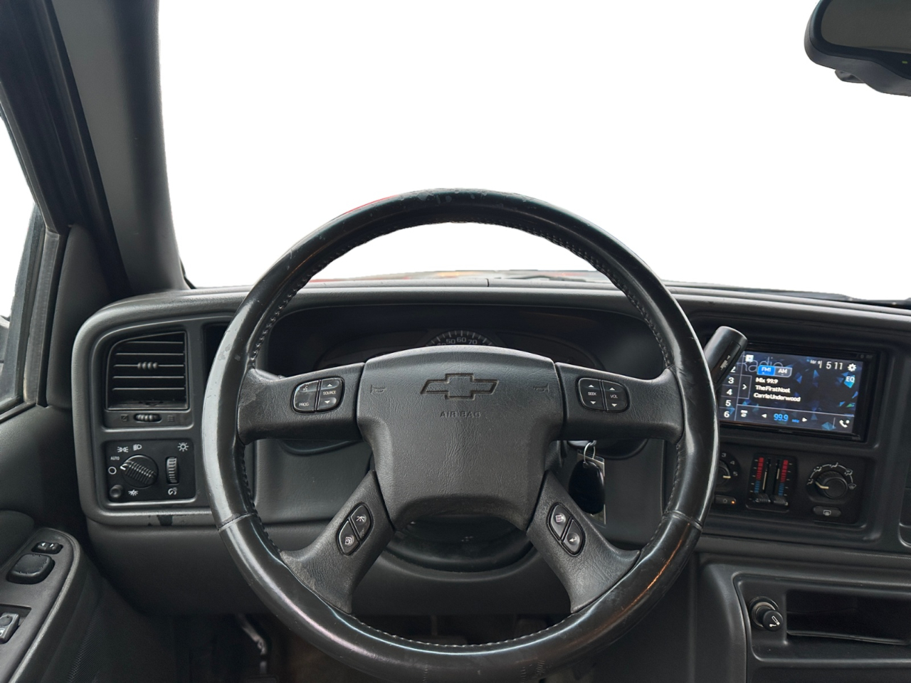 Chevrolet Silverado 1500 Ext Cab 143.5" WB LS 2004