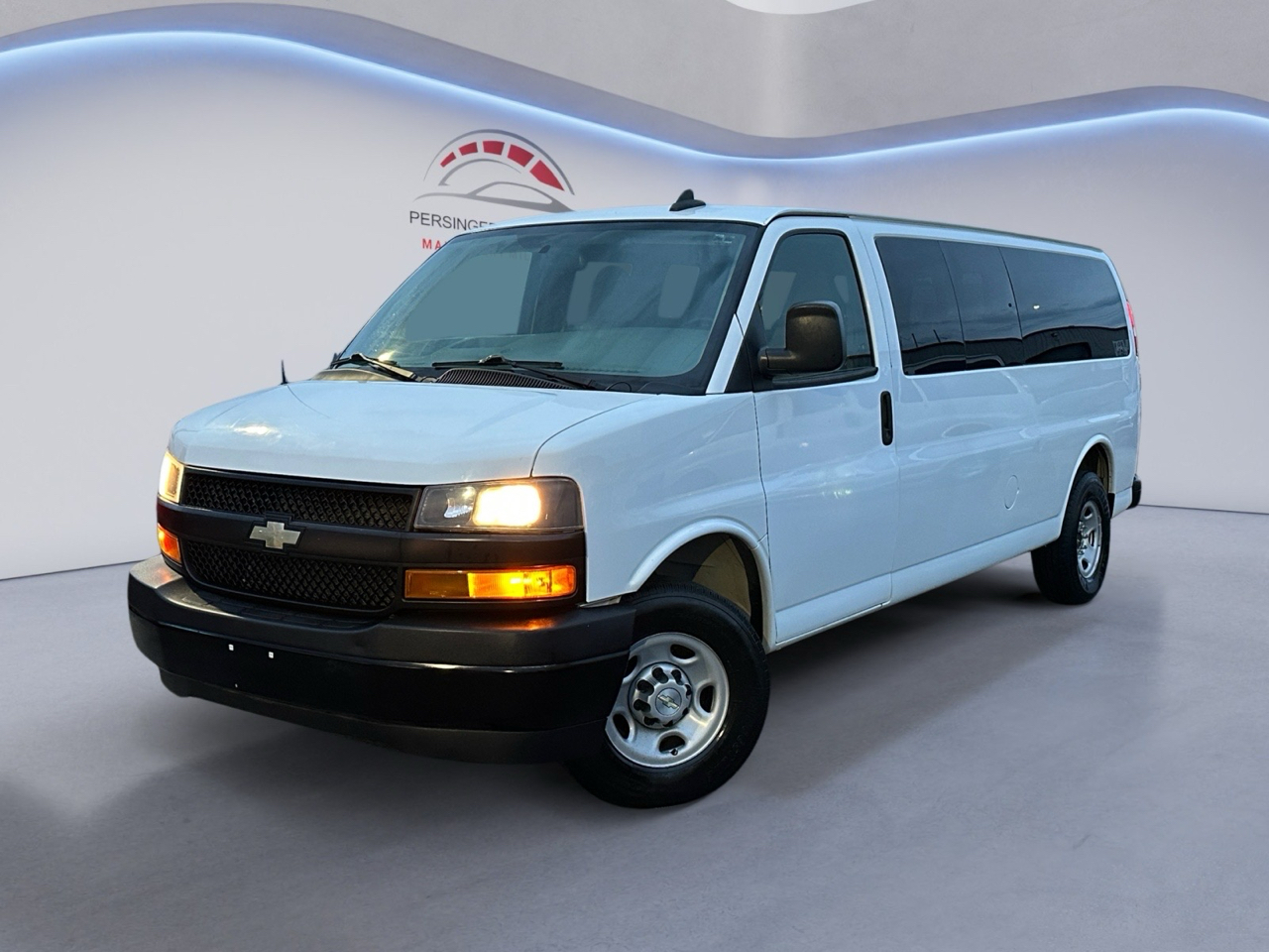 2020 Chevrolet Express Passenger RWD 3500 155" LS