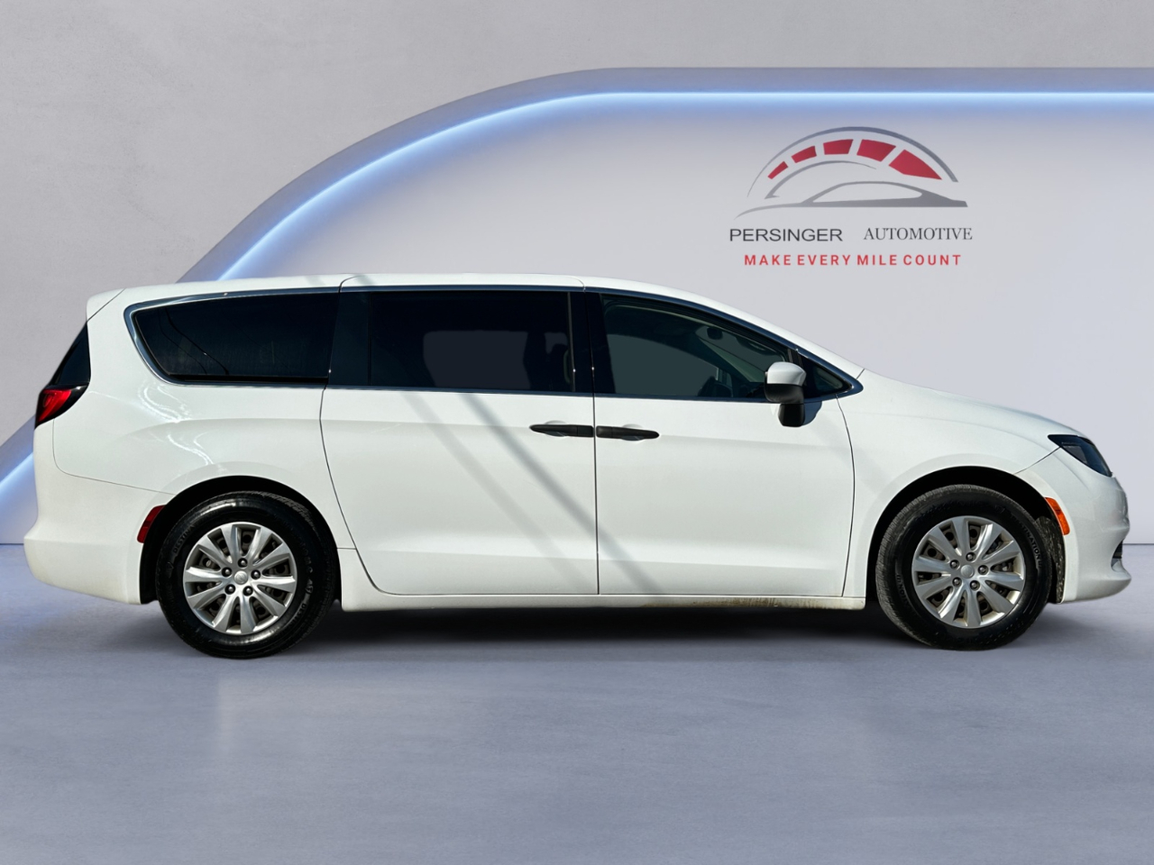 2021 Chrysler Voyager L FWD
