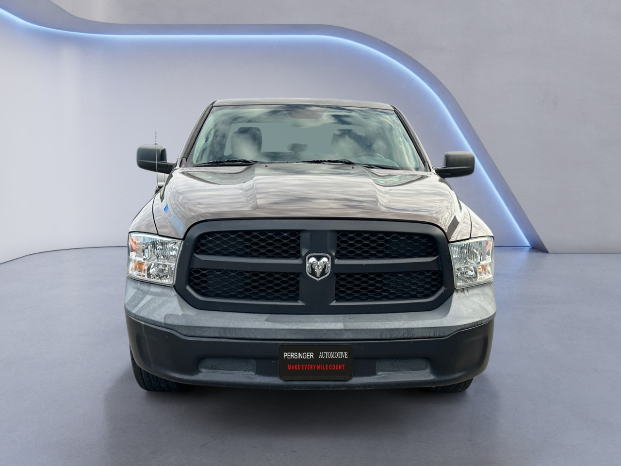RAM 1500 Tradesman 4x2 Crew Cab 5'7" Box 2018 RAM 1500 Tradesman 4x2 Crew Cab 5'7" Box 2018