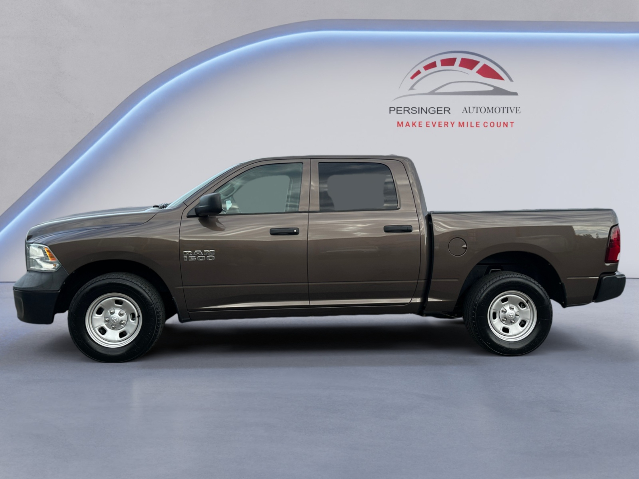RAM 1500 Tradesman 4x2 Crew Cab 5'7" Box 2018 RAM 1500 Tradesman 4x2 Crew Cab 5'7" Box 2018