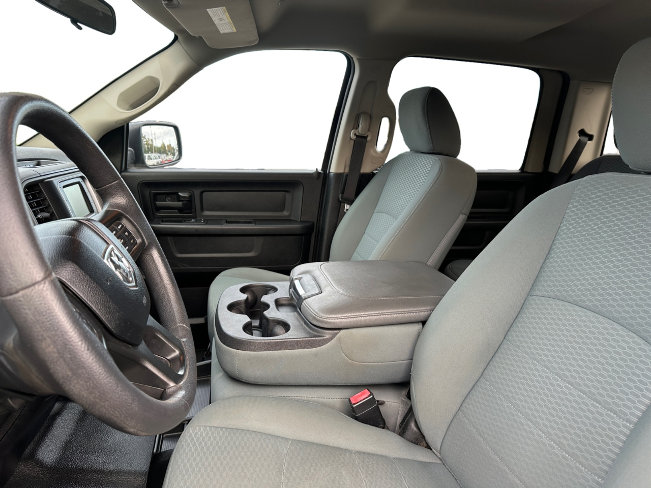 RAM 1500 Tradesman 4x2 Crew Cab 5'7" Box 2018 RAM 1500 Tradesman 4x2 Crew Cab 5'7" Box 2018