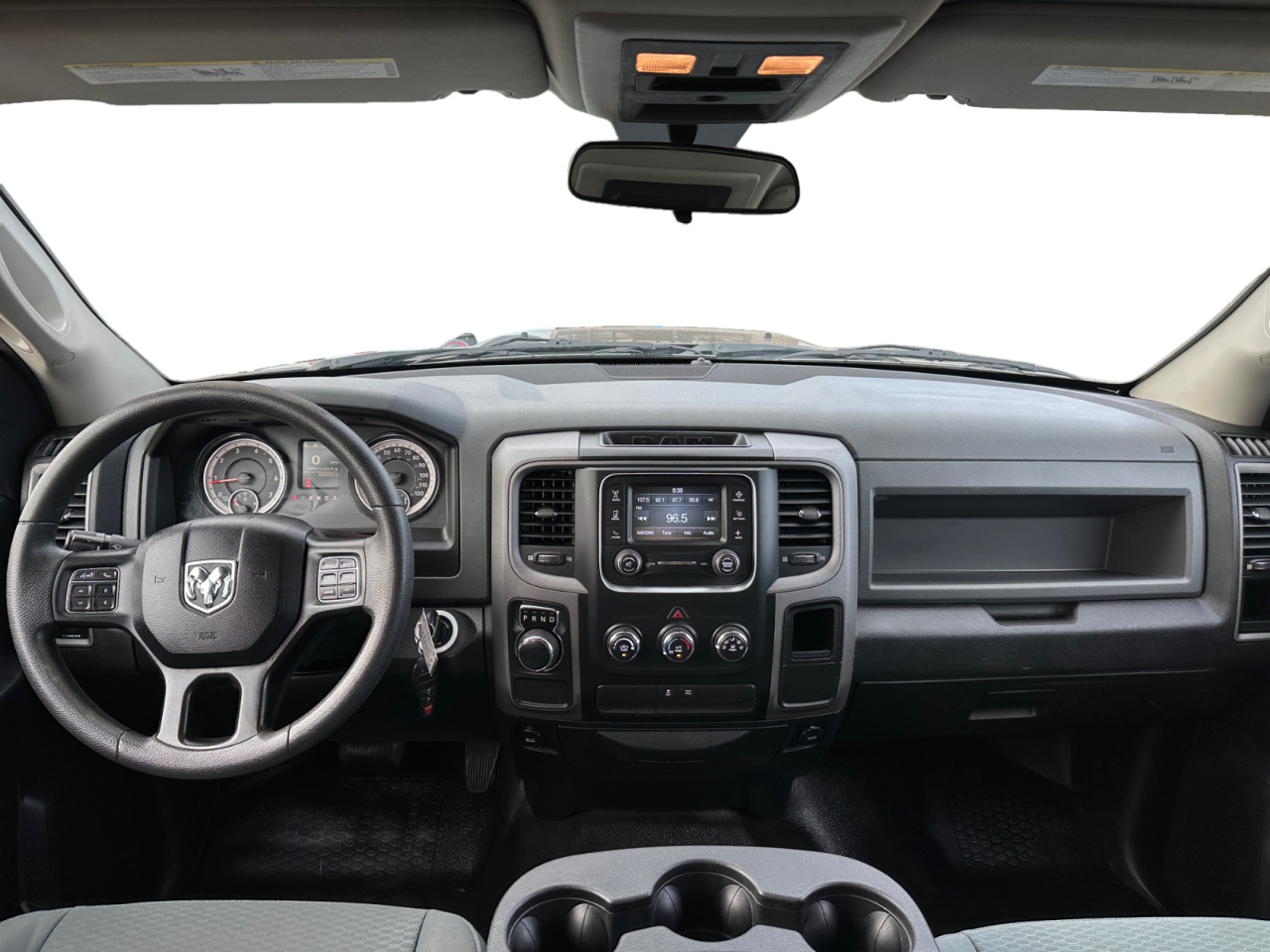 RAM 1500 Tradesman 4x2 Crew Cab 5'7" Box 2018 RAM 1500 Tradesman 4x2 Crew Cab 5'7" Box 2018