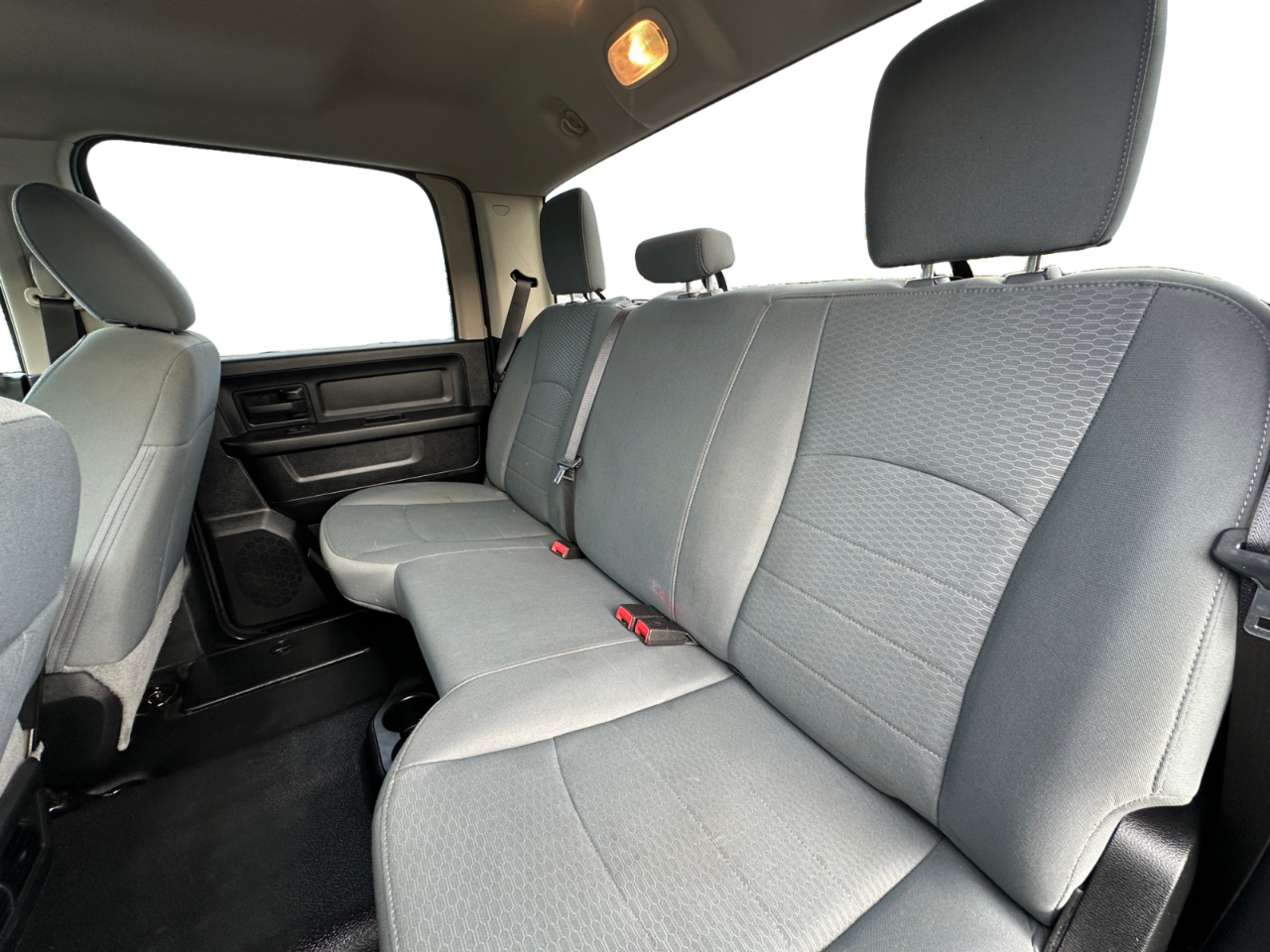 RAM 1500 Tradesman 4x2 Crew Cab 5'7" Box 2018 RAM 1500 Tradesman 4x2 Crew Cab 5'7" Box 2018