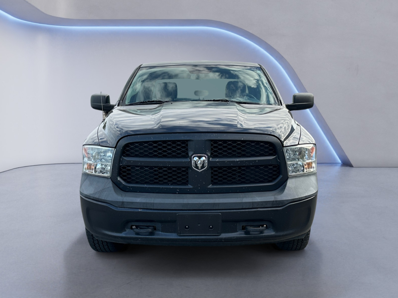 RAM 1500 Tradesman 4x4 Crew Cab 5'7" Box 2018 RAM 1500 Tradesman 4x4 Crew Cab 5'7" Box 2018