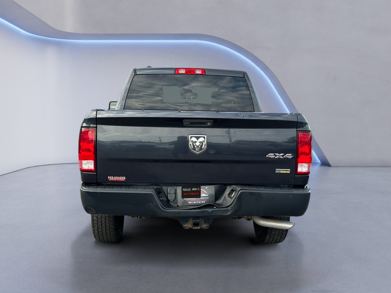 RAM 1500 Tradesman 4x4 Crew Cab 5'7" Box 2018 RAM 1500 Tradesman 4x4 Crew Cab 5'7" Box 2018
