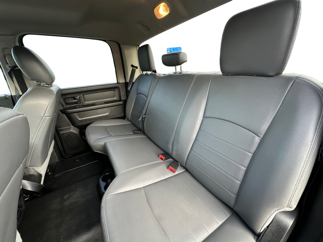 RAM 1500 Tradesman 4x4 Crew Cab 5'7" Box 2018 RAM 1500 Tradesman 4x4 Crew Cab 5'7" Box 2018