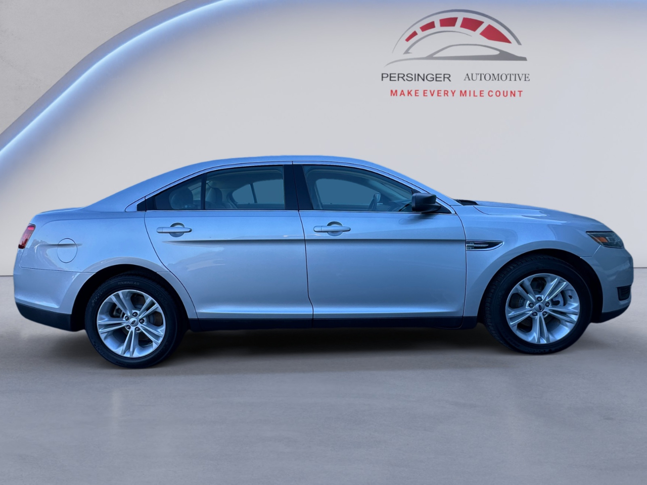 Ford Taurus SE FWD 2018