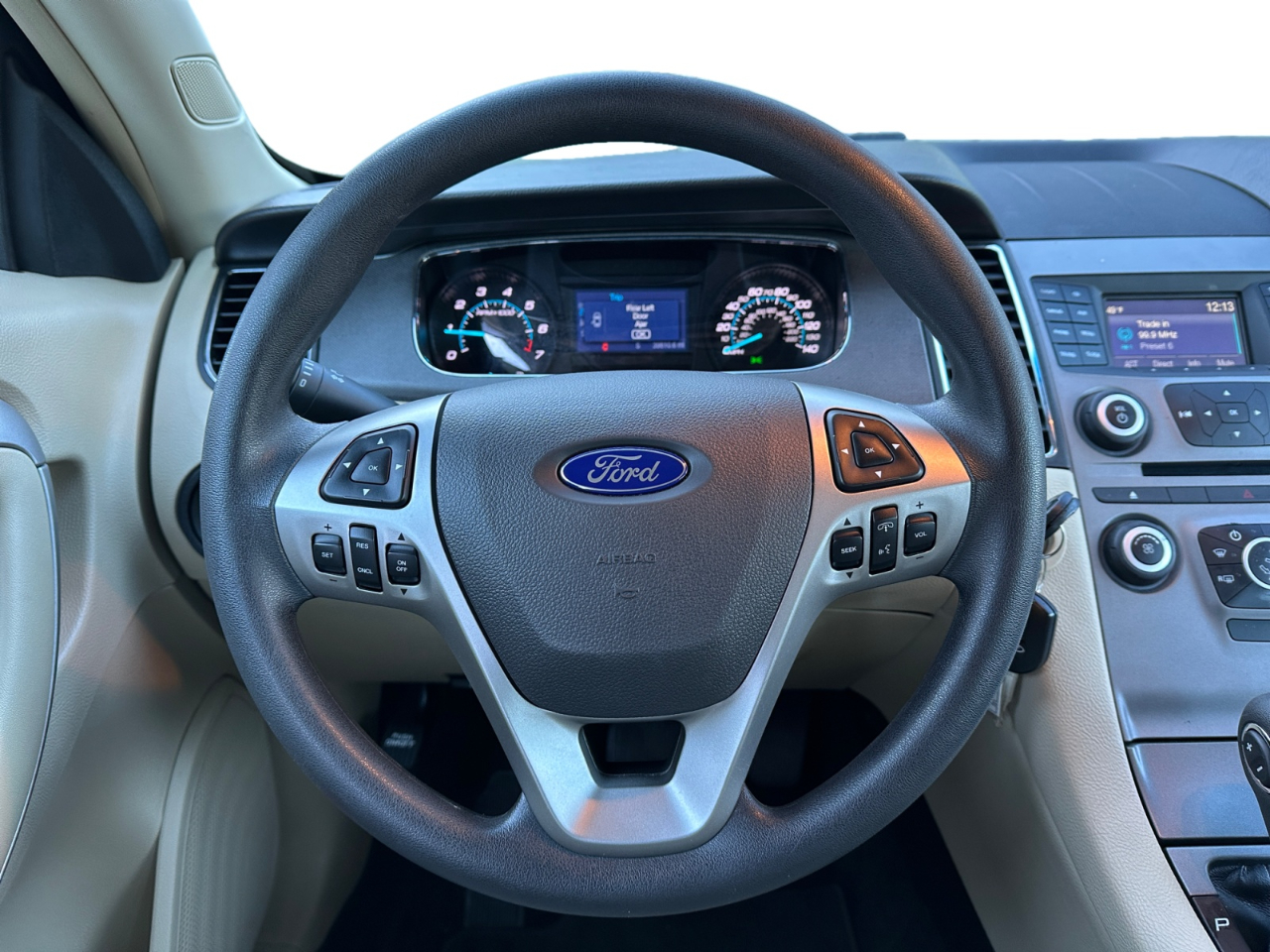 Ford Taurus SE FWD 2018