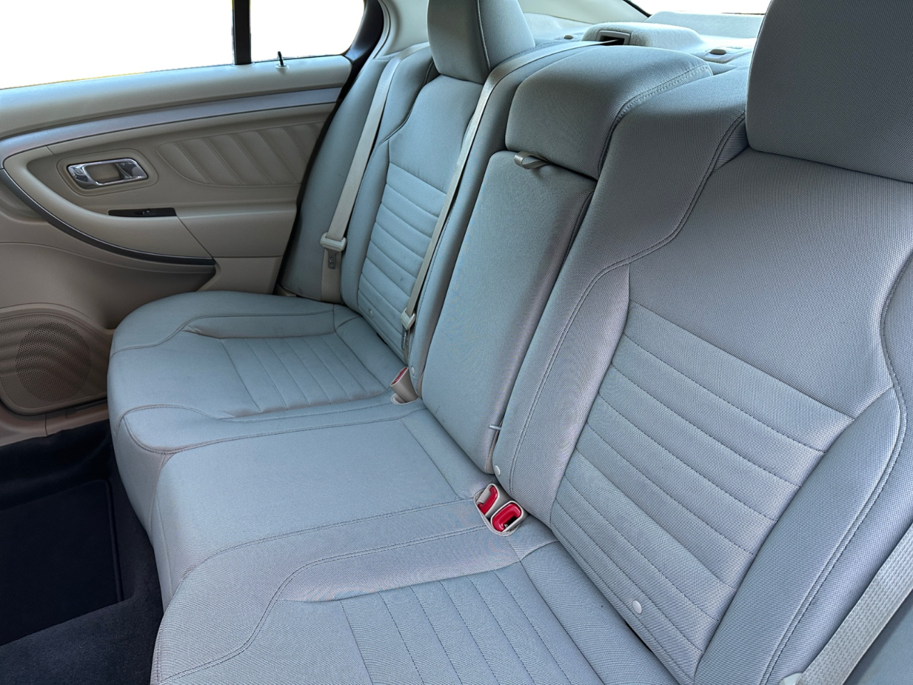 Ford Taurus SE FWD 2018