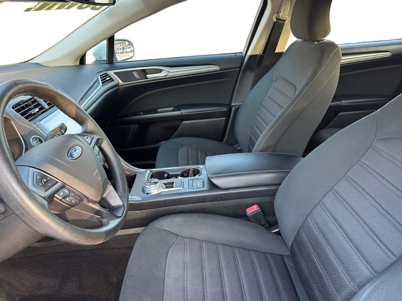 Ford Fusion Hybrid SE FWD 2019