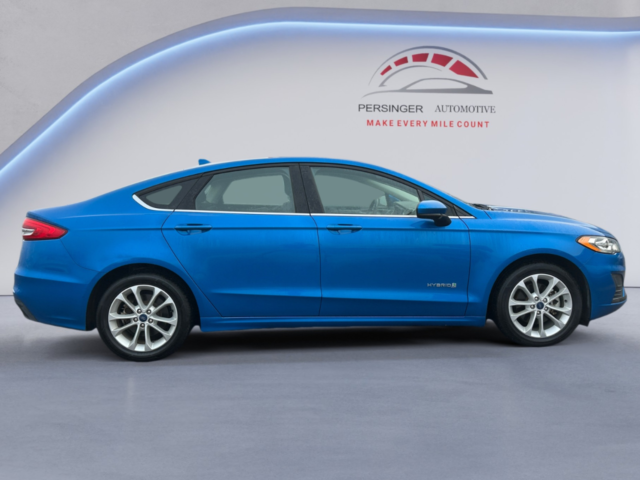 Ford Fusion Hybrid SE FWD 2019