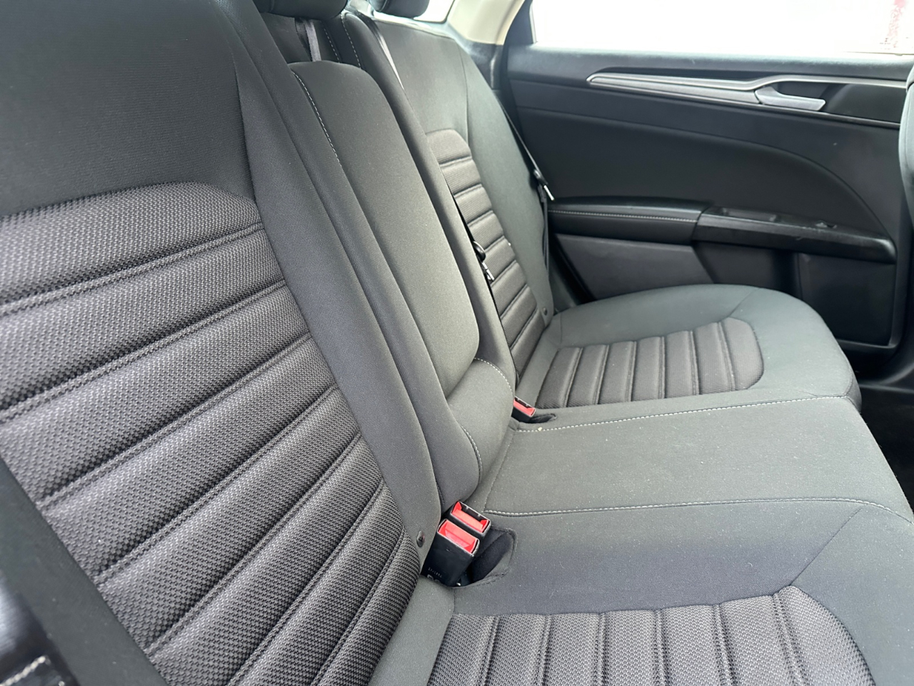 Ford Fusion Hybrid SE FWD 2019