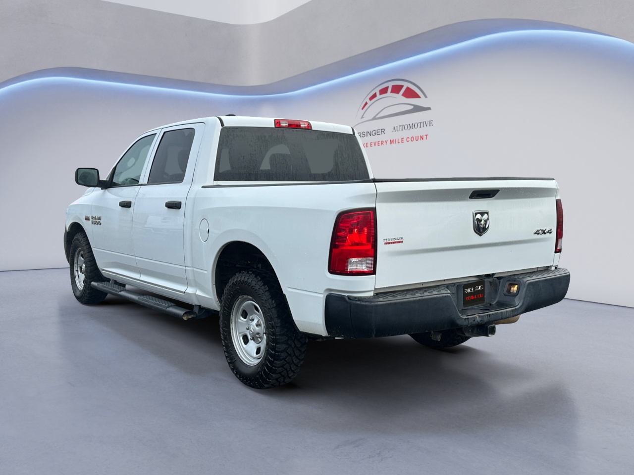 RAM 1500 Tradesman 4x4 Crew Cab 5'7" Box 2018