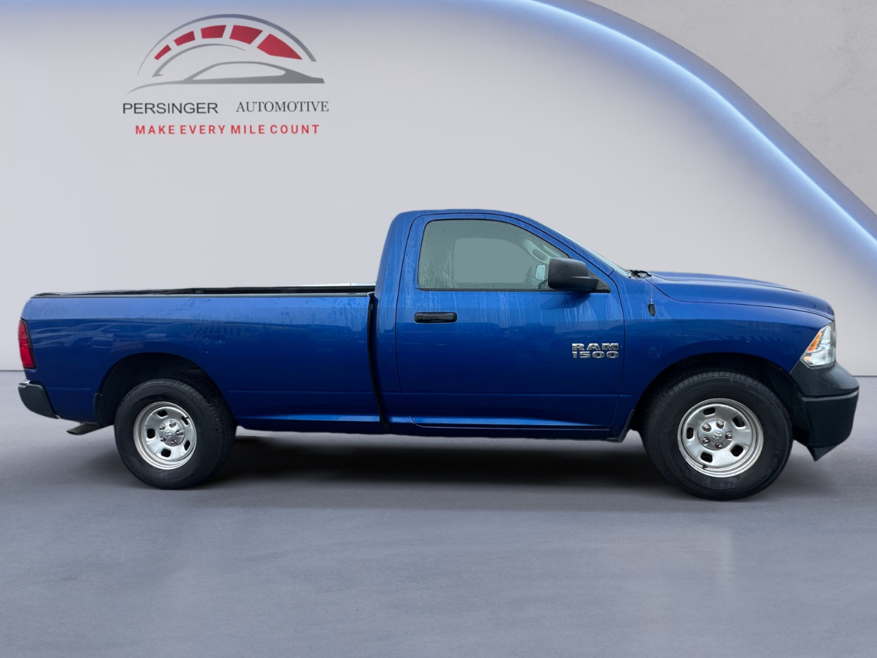 RAM 1500 Tradesman 4x2 Regular Cab 8' Box 2017