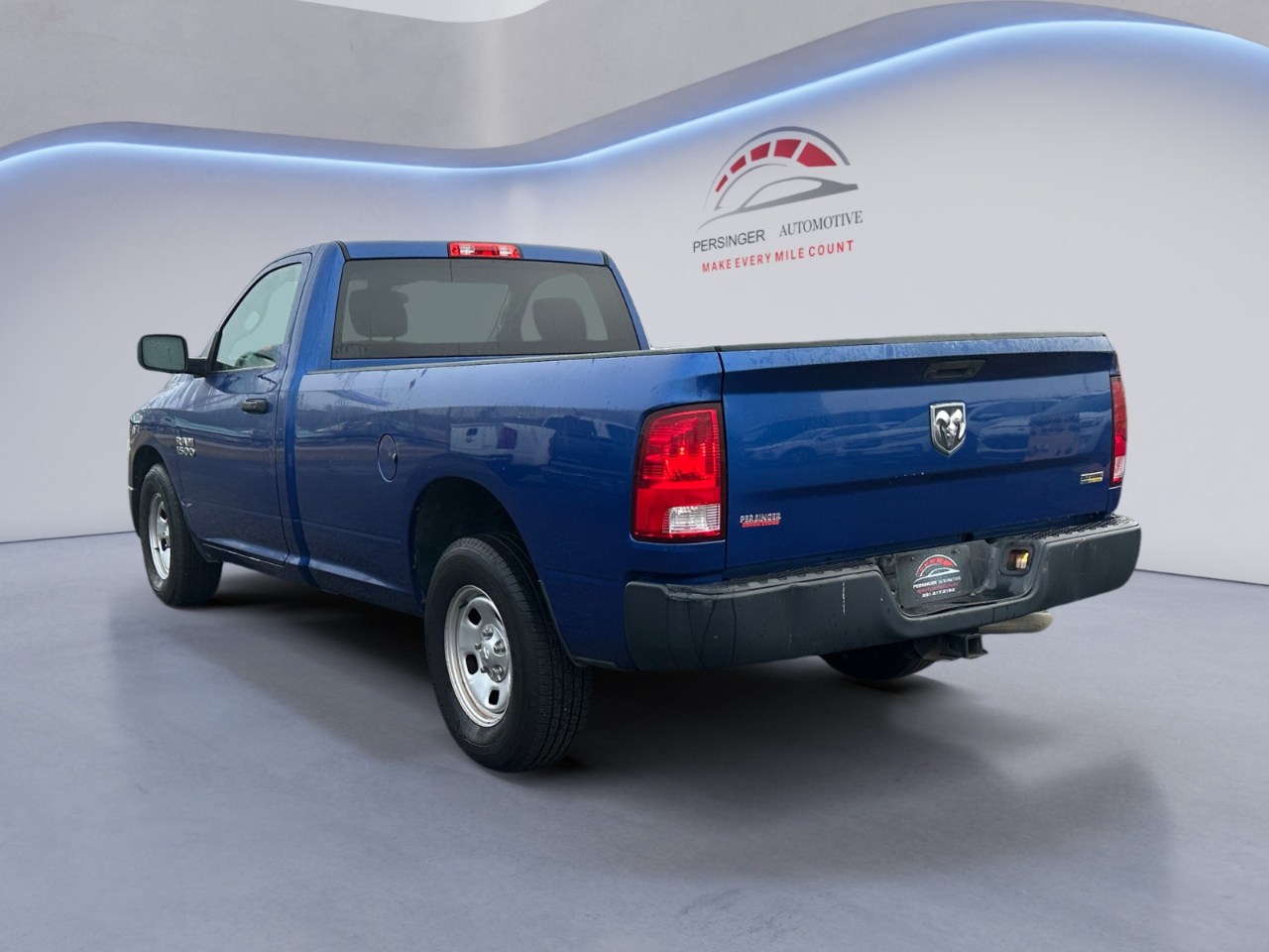 RAM 1500 Tradesman 4x2 Regular Cab 8' Box 2017