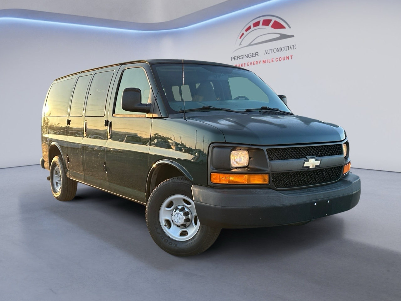 Chevrolet Express Passenger RWD 2500 135" LS 2015