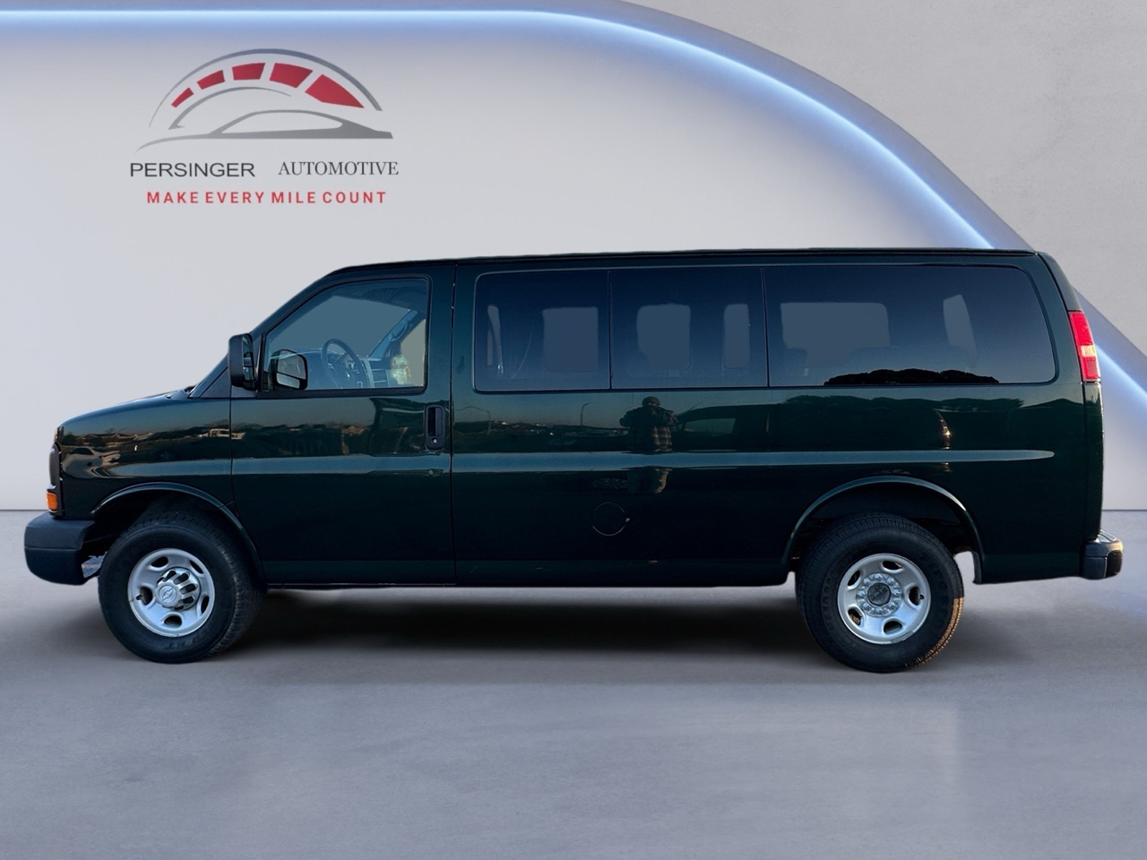 Chevrolet Express Passenger RWD 2500 135" LS 2015