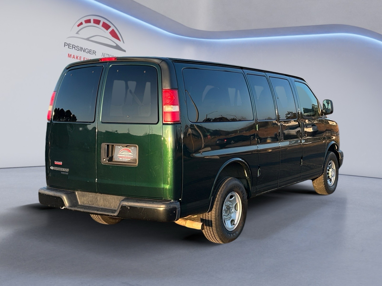 Chevrolet Express Passenger RWD 2500 135" LS 2015