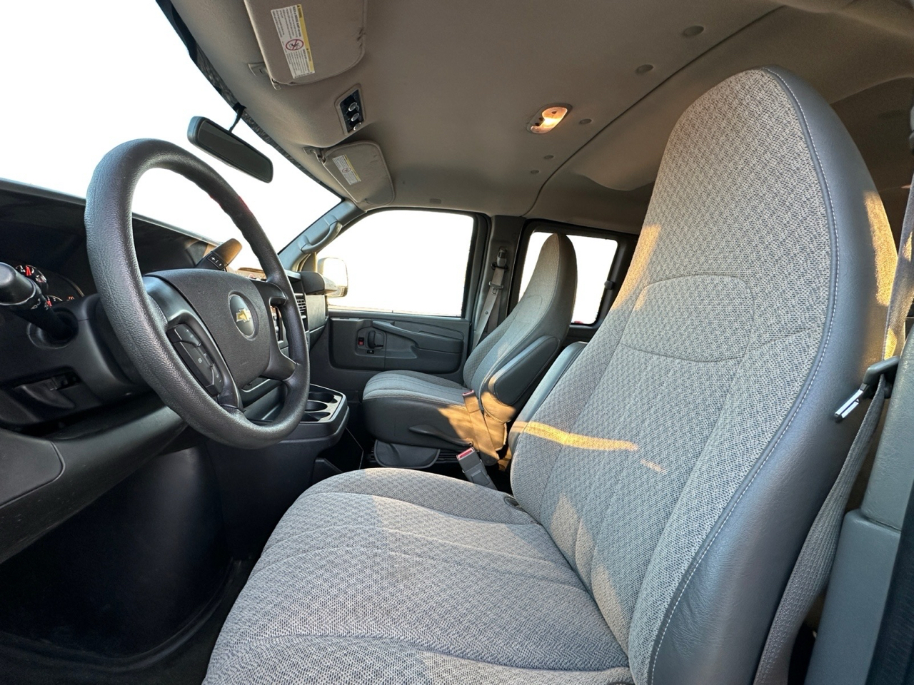 Chevrolet Express Passenger RWD 2500 135" LS 2015