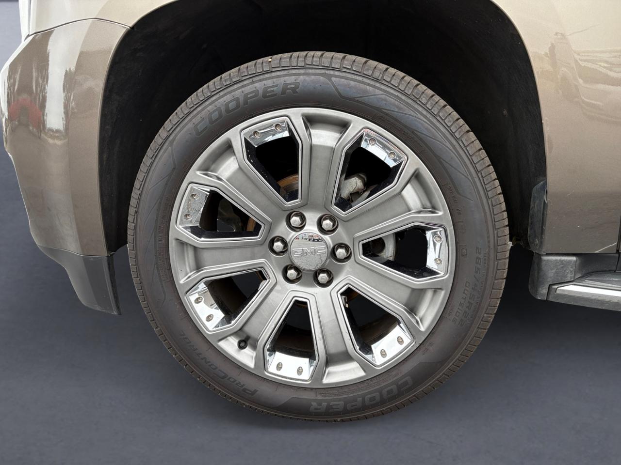 GMC Yukon XL 4WD 4dr Denali 2016