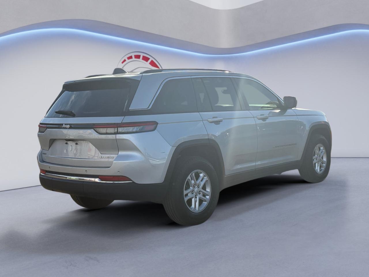 Jeep Grand Cherokee Laredo 4x4 2023