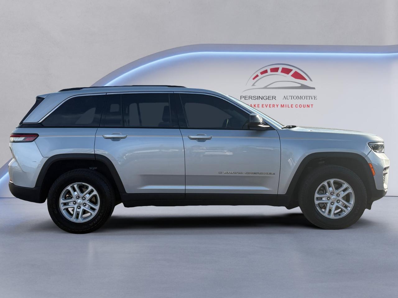 Jeep Grand Cherokee Laredo 4x4 2023