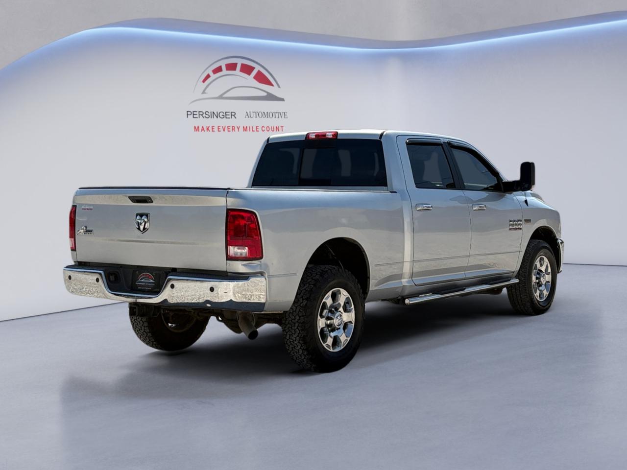 RAM 2500 Big Horn 4x2 Crew Cab 6'4" Box 2018