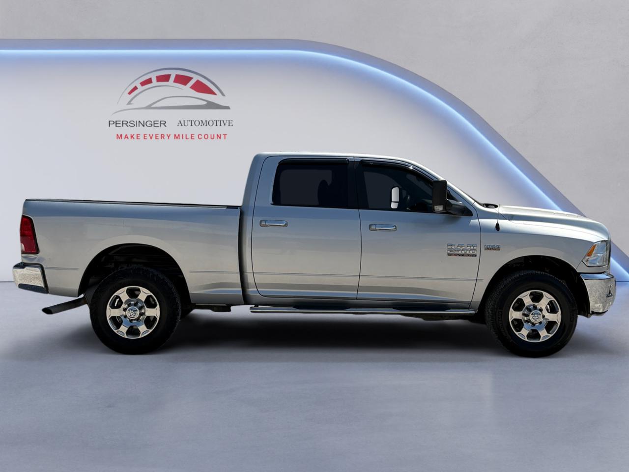 RAM 2500 Big Horn 4x2 Crew Cab 6'4" Box 2018