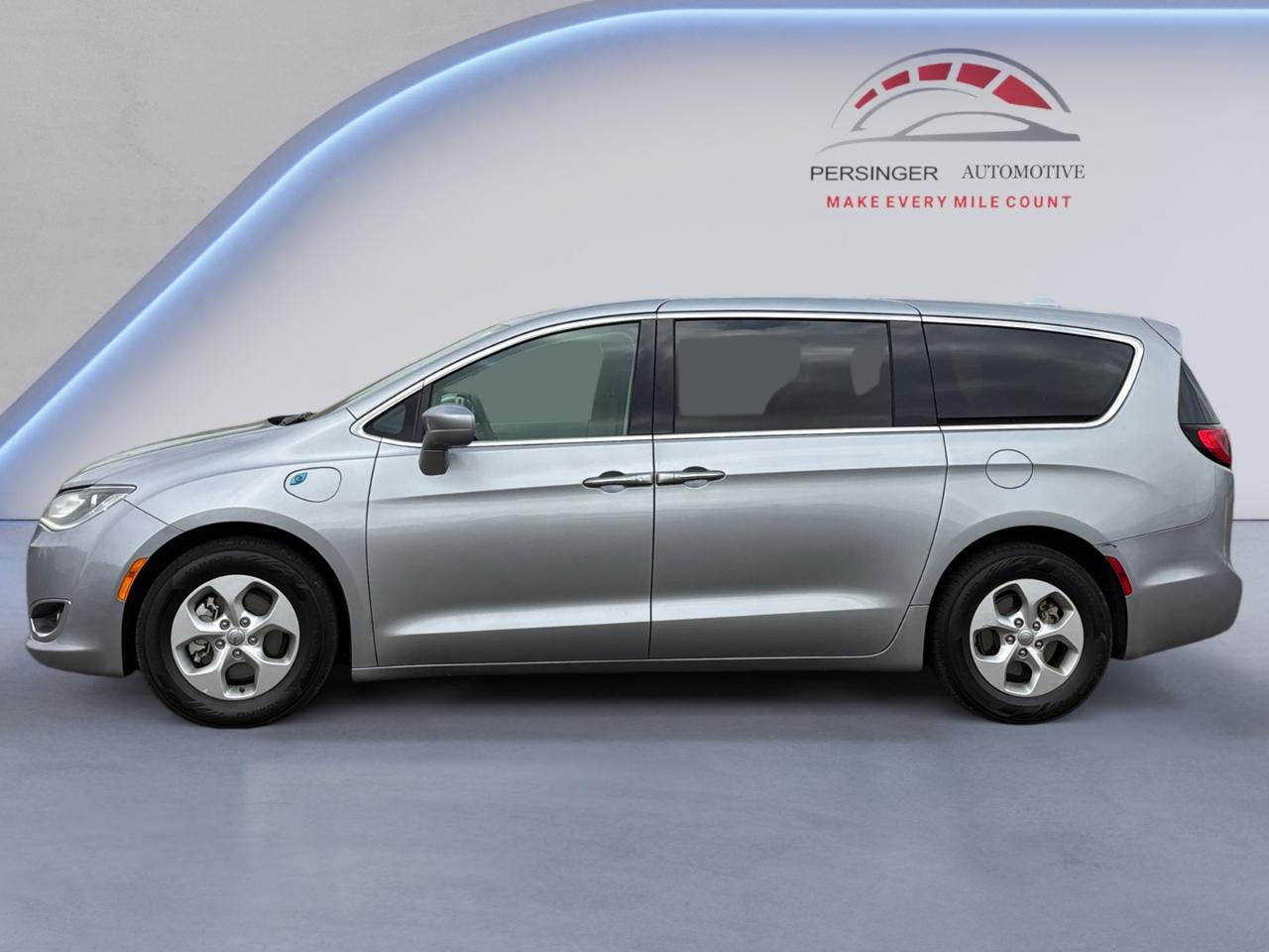 Chrysler Pacifica Hybrid Touring Plus FWD 2018