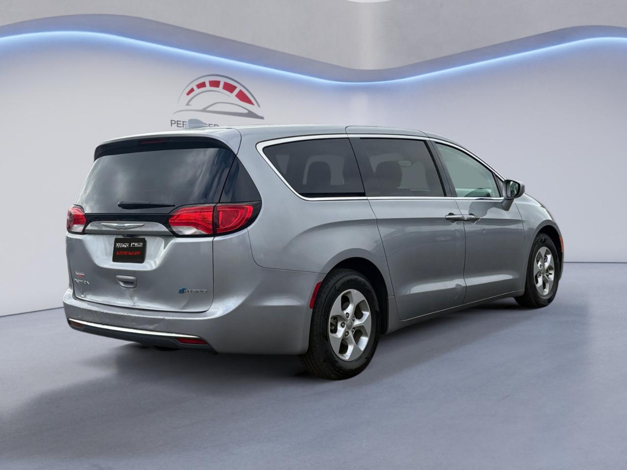 Chrysler Pacifica Hybrid Touring Plus FWD 2018