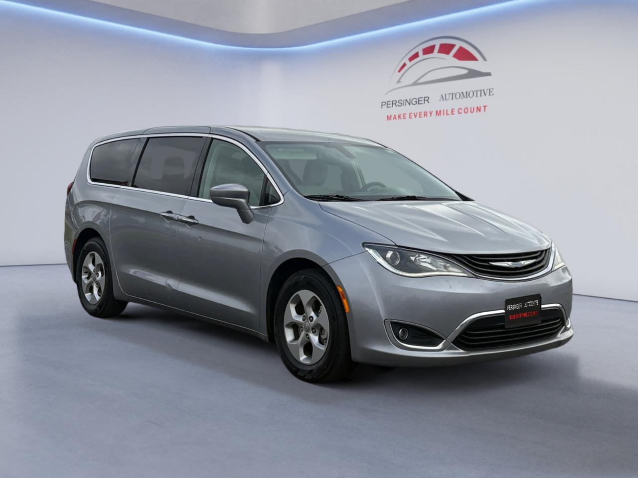 Chrysler Pacifica Hybrid Touring Plus FWD 2018