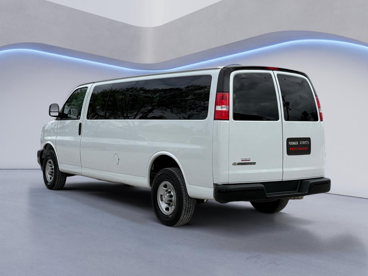 Chevrolet Express Passenger RWD 3500 155" LS 2021