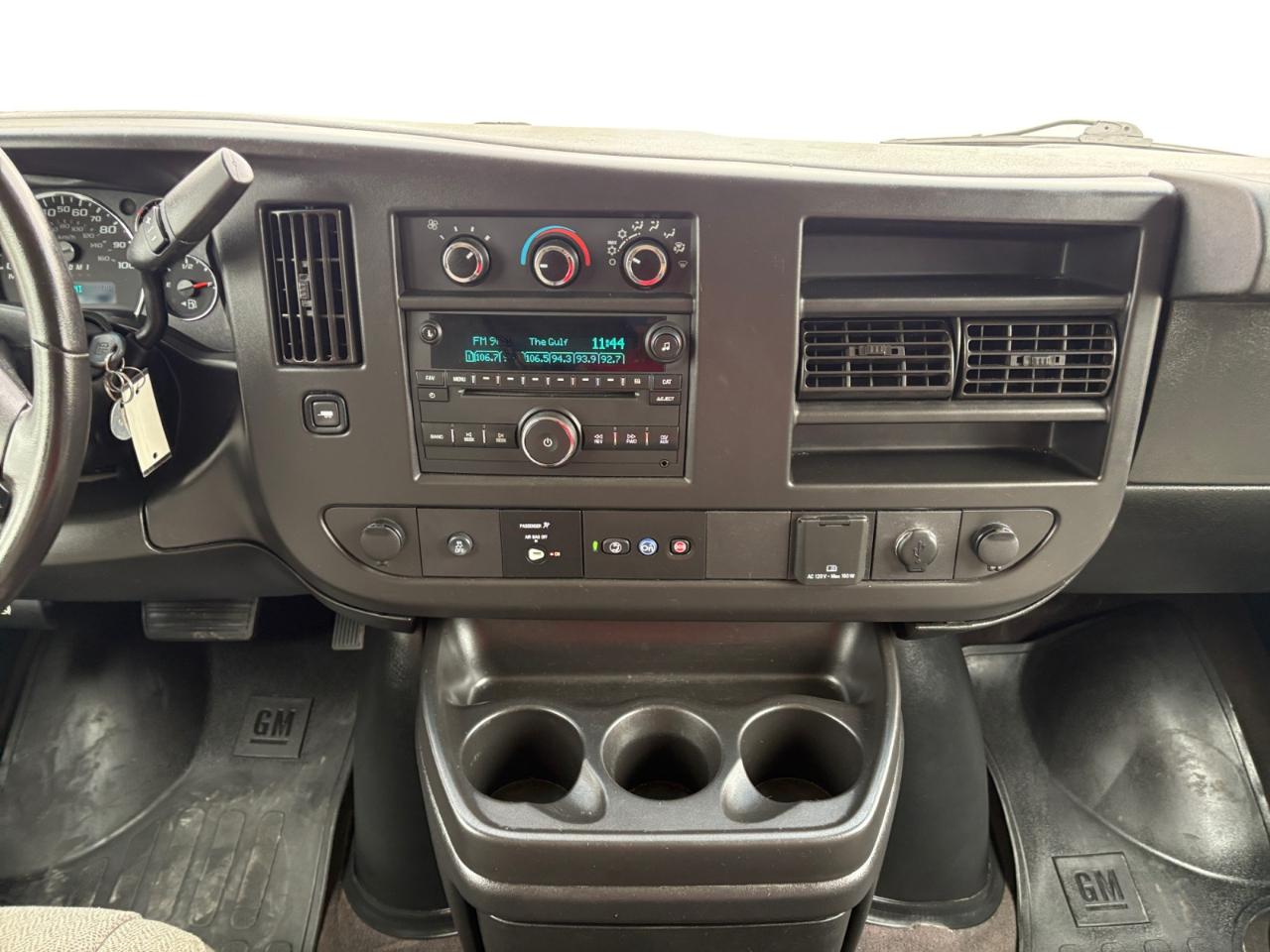 Chevrolet Express Passenger RWD 3500 155" LS 2021