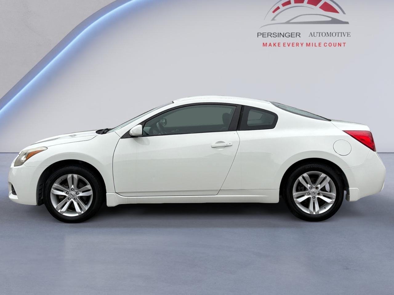 Nissan Altima 2dr Cpe I4 CVT 2.5 S 2010
