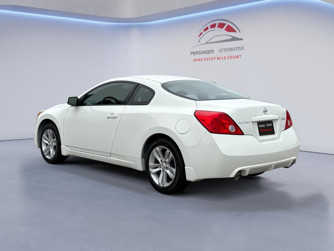 Nissan Altima 2dr Cpe I4 CVT 2.5 S 2010