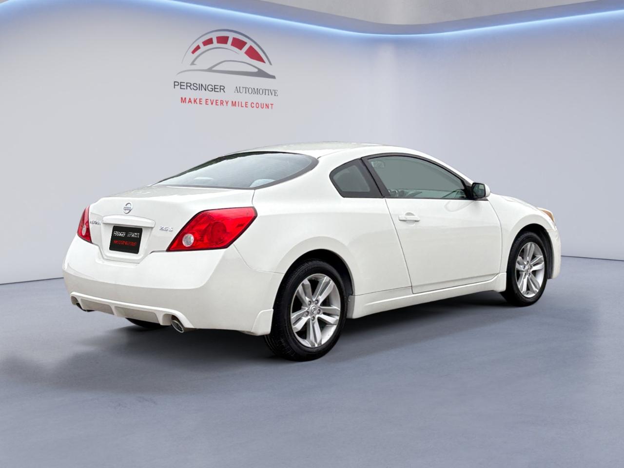 Nissan Altima 2dr Cpe I4 CVT 2.5 S 2010
