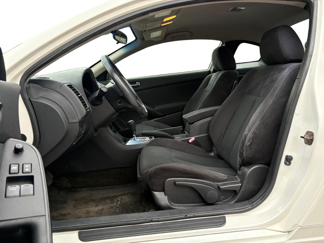 Nissan Altima 2dr Cpe I4 CVT 2.5 S 2010