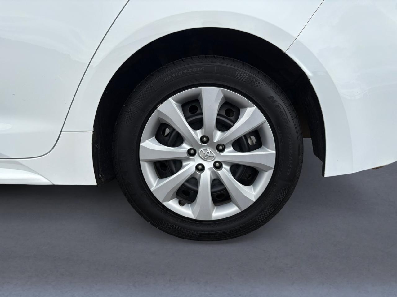 Toyota Corolla LE CVT (Natl) 2023