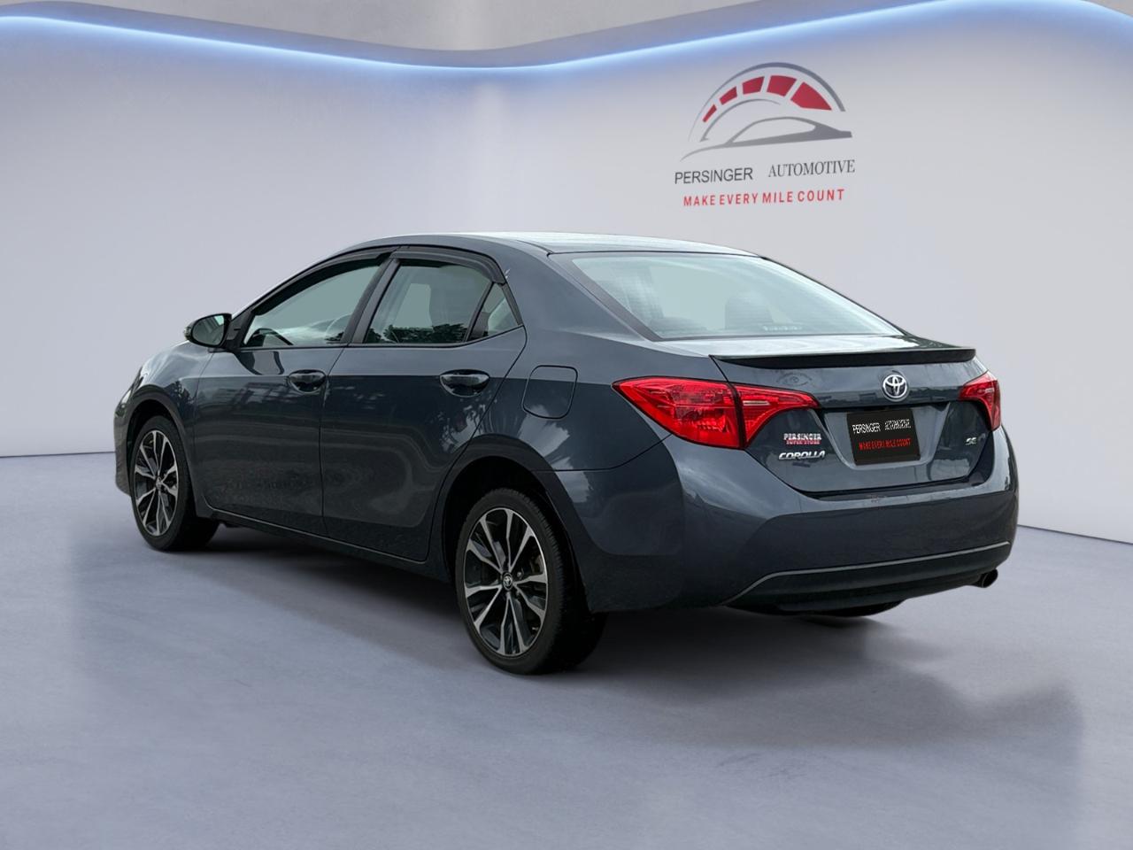 Toyota Corolla XLE CVT (Natl) 2019